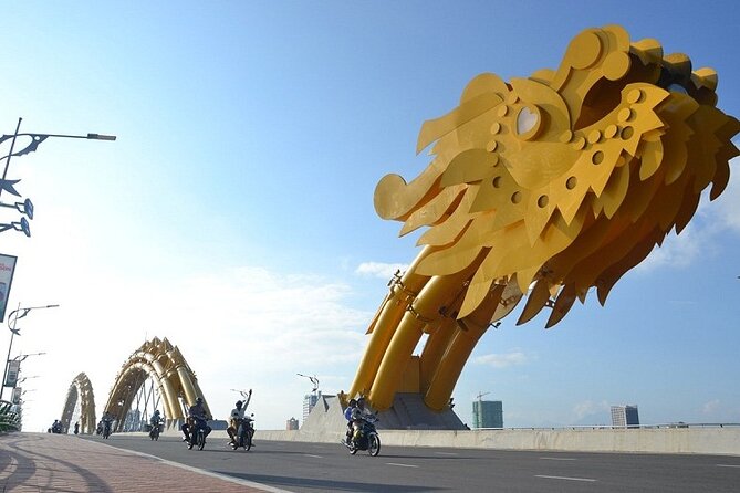 Da Nang Night Foodie Tour City and Han River Cruise By Private - Helio Center night market near the Sunwheel: live music and local snack time
