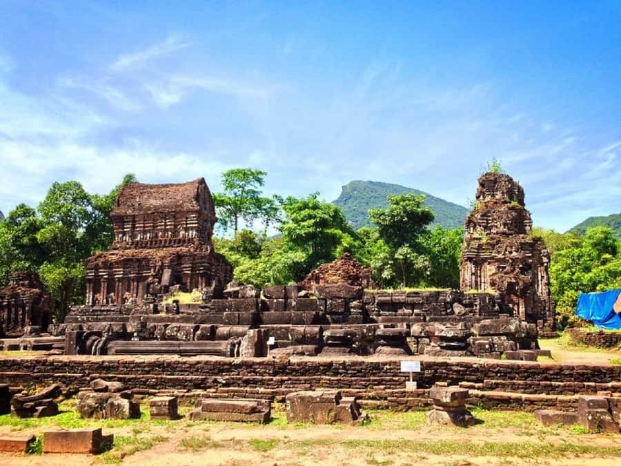 Danang: My Son Sanctuary and River Cruise 7.30 am/12.30 pm - Thu Bồn River cruise: scenic break or short detour