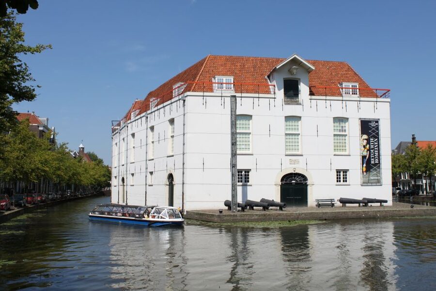 Delft: Canal Cruise with Guided Commentary - Meeting at Koornmarkt 113 and What the Ride Feels Like