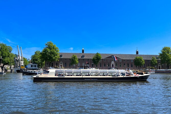 Discover Amsterdam: Luxury Canal Cruise with a Local Skipper - Who this canal cruise is best for