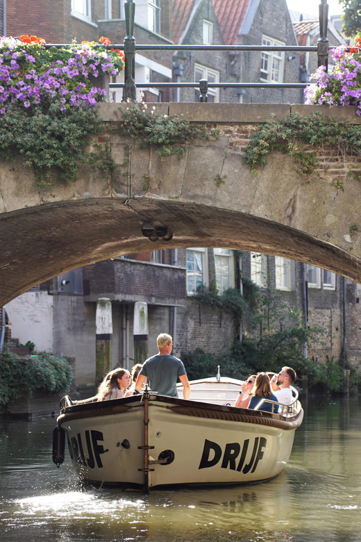 Dordrecht: City Canal Cruise - Open sloops, rain cover, and staying comfortable for an hour