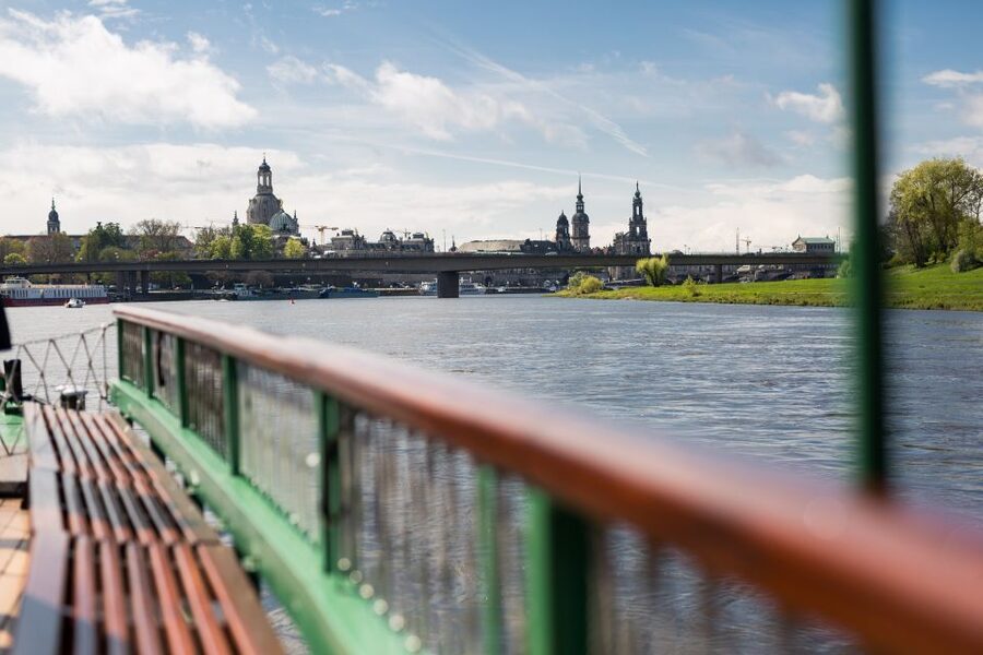 Dresden: River Sightseeing Boat Cruise - Loschwitz Villa Quarter and the Blue Wonder bridge moment