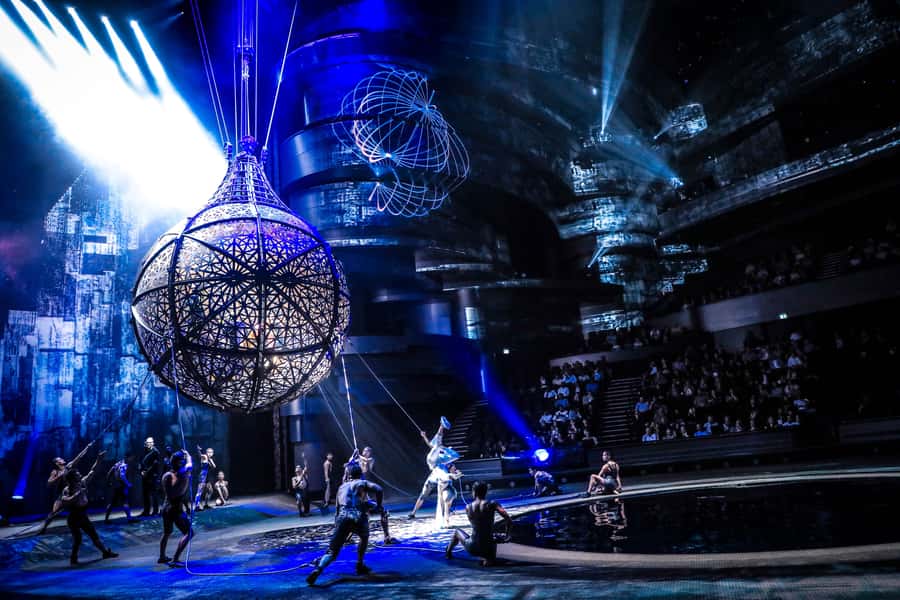 Dubai: Water Canal Cruise and La Perle Show with Dinner - Drinks, photos, and the little rules that matter
