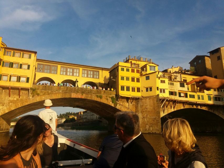 Florence: Authentic Barchetto River Cruise with Wine & Guide - The 1-Hour Route: Uffizi Area Views, Ponte Vecchio, and More