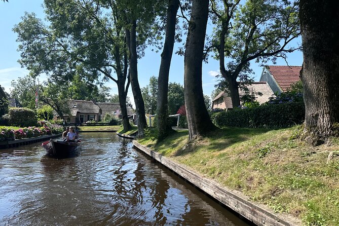 From Amsterdam: Giethoorn Day Trip with Canal & Village Tour - The Included Canal Cruise: How It Changes the Whole Day