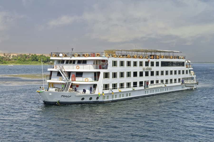From Aswan: 4 Days Nile River Cruise with Guided Tours - Day 2: Aswan Free Time, Kom Ombo Temple, and the Edfu Arrival Pace