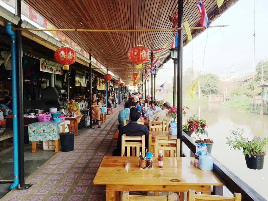 From Bangkok: Chachoengsao Tour and Bang Pakong River Cruise - Wat Po Bangkla Temple After Lunch: A Calm, Focused Religious Stop