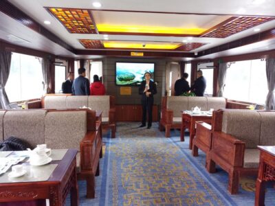 From Guilin: 4 Star Luxury Li River Cruise with Buffet Lunch - The boat experience: smooth luxury and where the views really happen