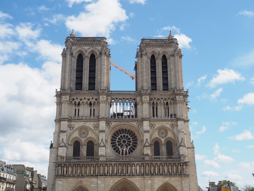 From Le Havre: Paris with River Cruise Shore Excursion - How the local guide shapes the whole day