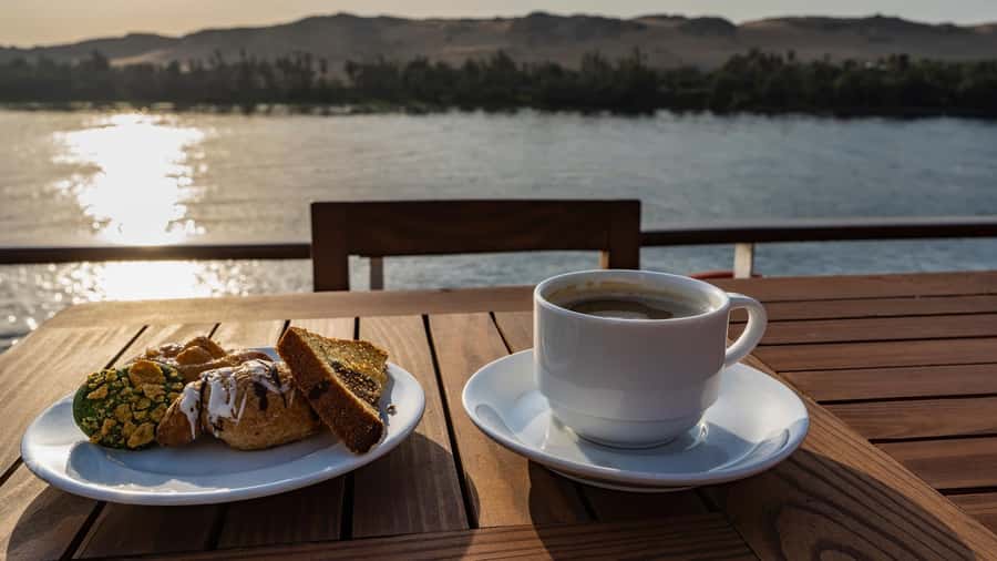 From Luxor: 6-Day Nile Cruise to Aswan with Hot Air Balloon - Abu Simbel early: why this stop is a whole day in miniature