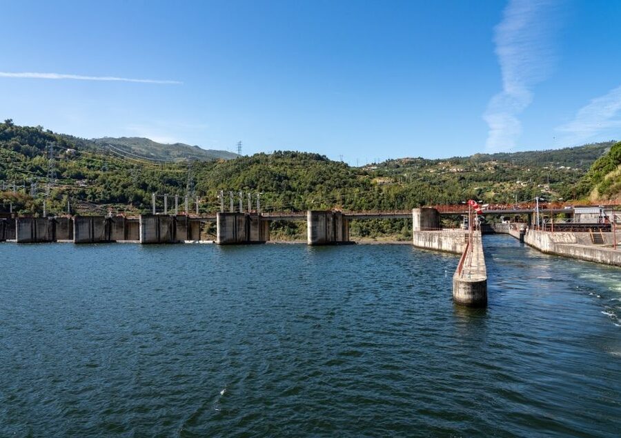 From Porto: Régua to Porto River Cruise with Lunch on Board - A short break in Régua (about 20 minutes): don’t rush it