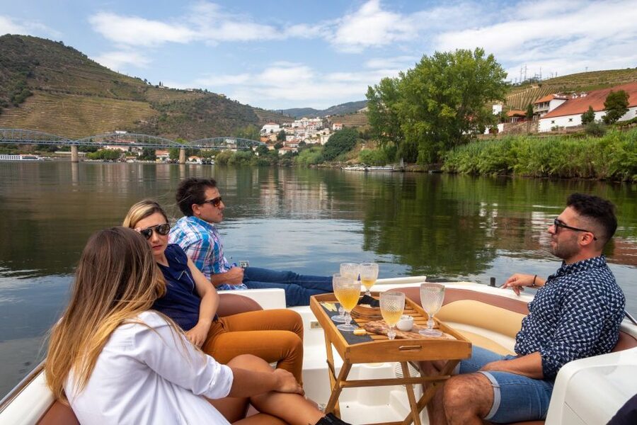 From Porto: Small-Group Douro Valley Wine Tour Lunch & Boat - Wine tastings and Port-style experience: what you’re actually paying for