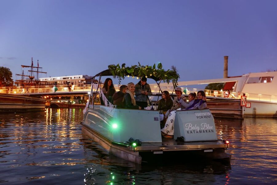 Gdańsk : Catamaran River Cruise (group) - How the group works (and why small matters on the river)