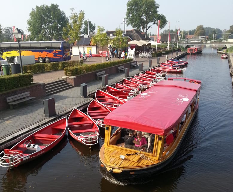 Giethoorn: Canal cruise Giethoorn village and lake - How the guide and audio guide work (and how to use them well)