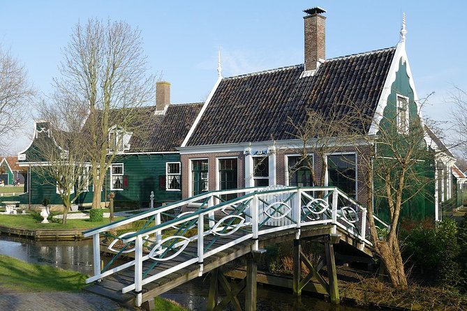 Giethoorn Private Tour, Canal Cruise and Windmills from Amsterdam - Henri Willig Kaas B.V.: quick stop, big flavor payoff