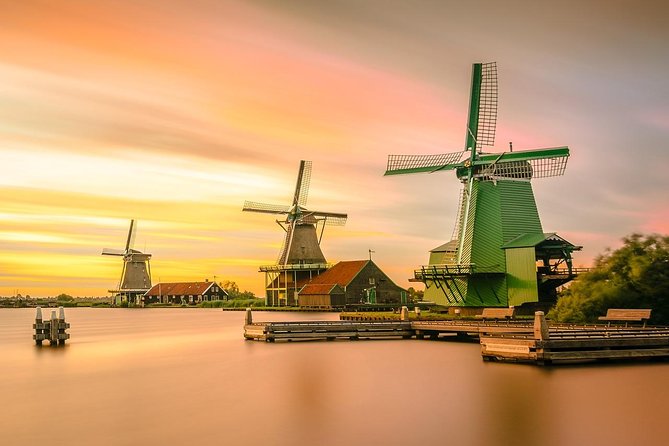 Giethoorn Private Tour, Canal Cruise and Windmills from Amsterdam - Time in Giethoorn for lunch and a slow walk