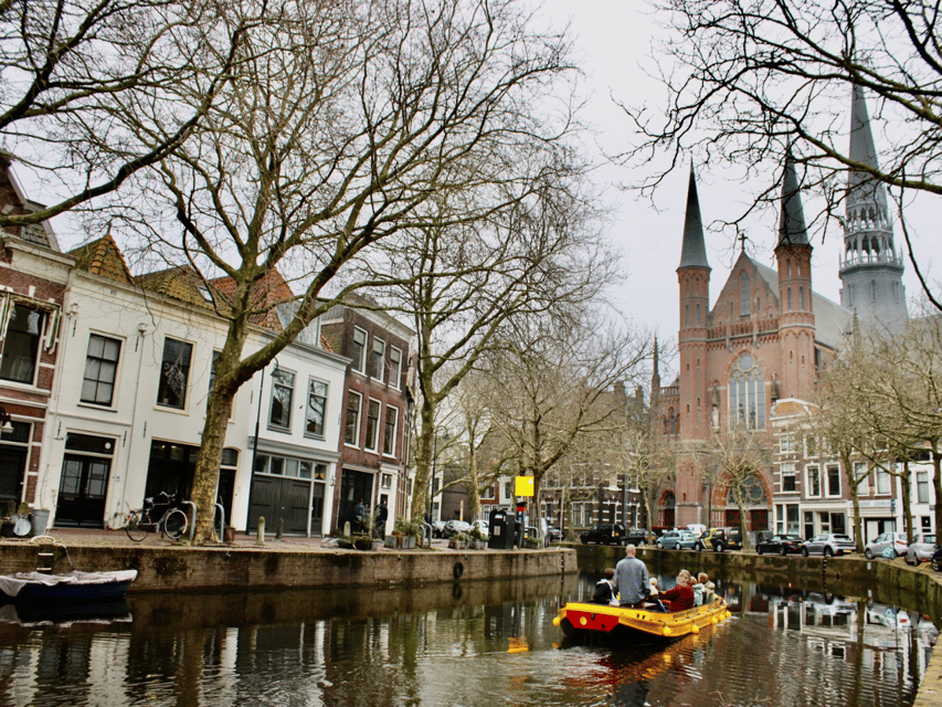 Gouda: Open Boat City Canal Cruise - Nine Historic Sites: How the Map Turns Random Views into Meaning