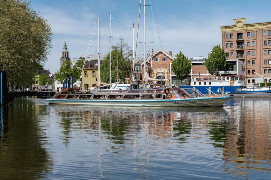 Groningen: City Canal Cruise - The Route: Martinitoren, Groninger Museum, and Tasmantoren From the Water