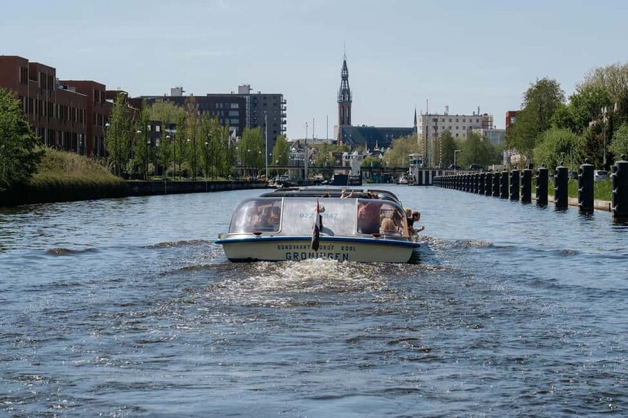 Groningen: City Canal Cruise - Weather Strategy: Open Roof in Sun, Closed Roof When It Rains