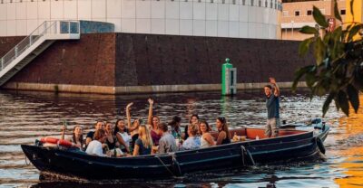 Groningen: City canal cruise (with unlimited drinks) - Unlimited Drinks and Music: Fun, but Plan Your Pace