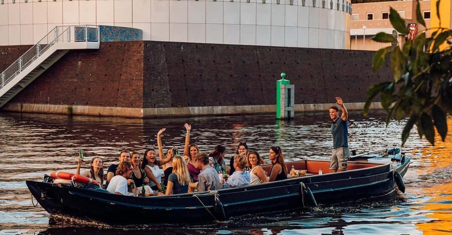 Groningen: City canal cruise (with unlimited drinks) - Unlimited Drinks and Music: Fun, but Plan Your Pace