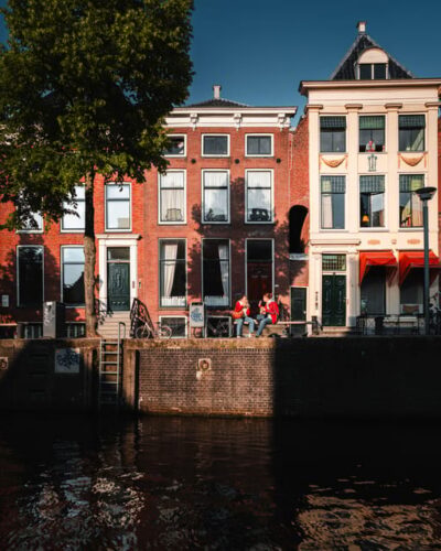 Groningen: Informative city canal cruise + drinks & cookies - Unlimited Drinks and Dutch Cookies: More Than a Perk