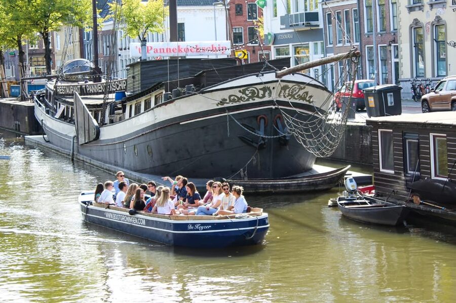 Groningen: Open Boat City Canal Cruise - Unlimited drinks: the nice add-on (with real limits)