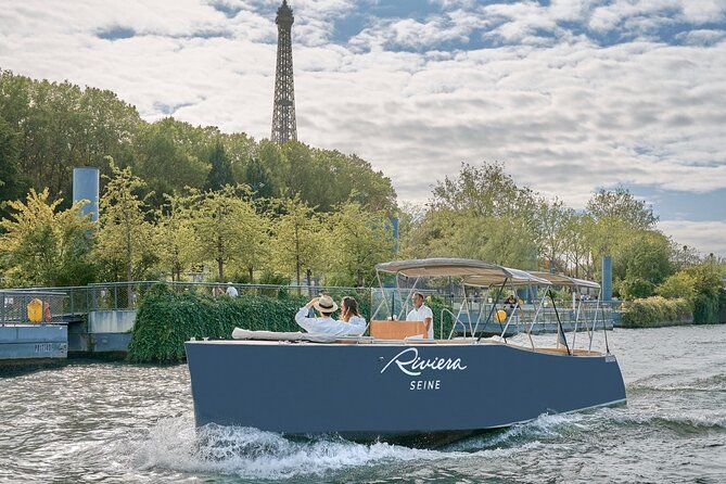 Guided Luxury River Cruise & Walking Tour of Paris' Monuments - The Seine River cruise: what changes when you switch from streets to water