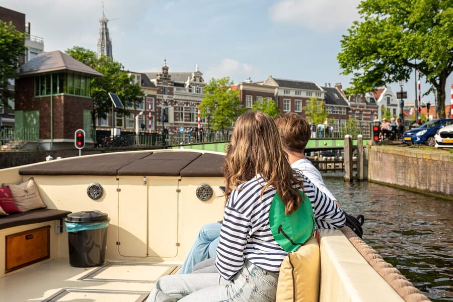 Haarlem: De Adriaan Windmill Tour + Open Canal Cruise - FAQ