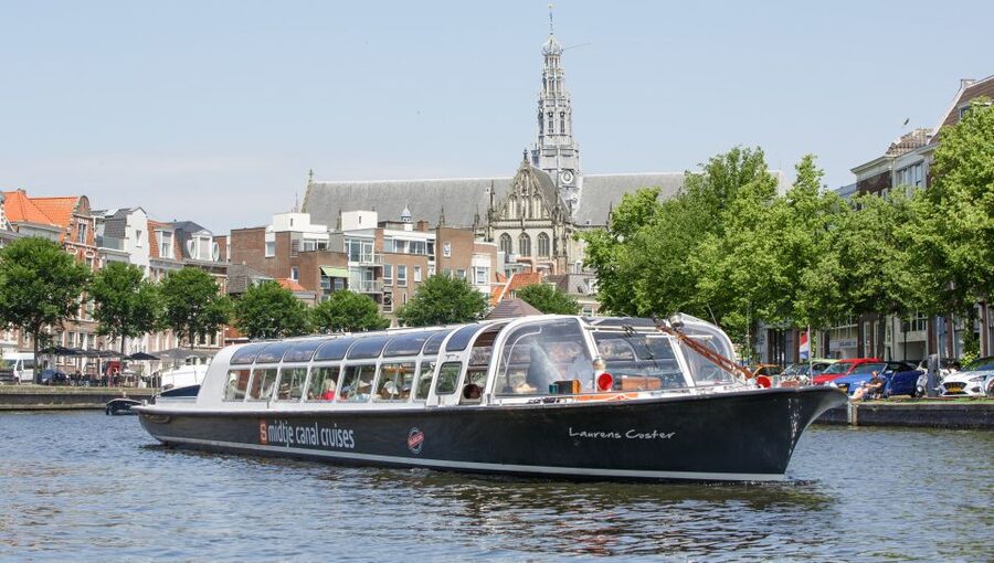 Haarlem: Dutch Windmill & Spaarne River Sightseeing Cruise - Getting on board: Rondvaart Haarlem and boat comfort