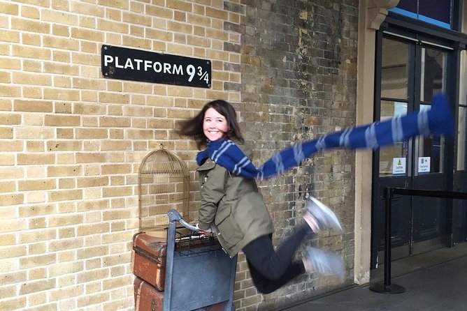Harry Potter Film Location Walking Tour & Thames River Cruise - Walking the wizard streets: Cecil Court and Goodwin’s Court