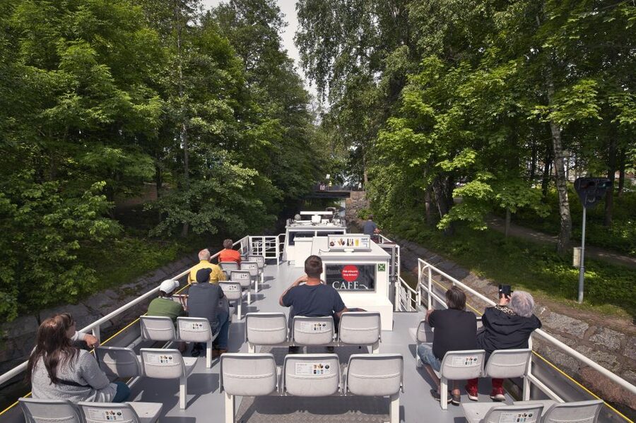 Helsinki: Sightseeing Canal Cruise with Audio Commentary - Audio commentary that actually helps (and how to hear it)