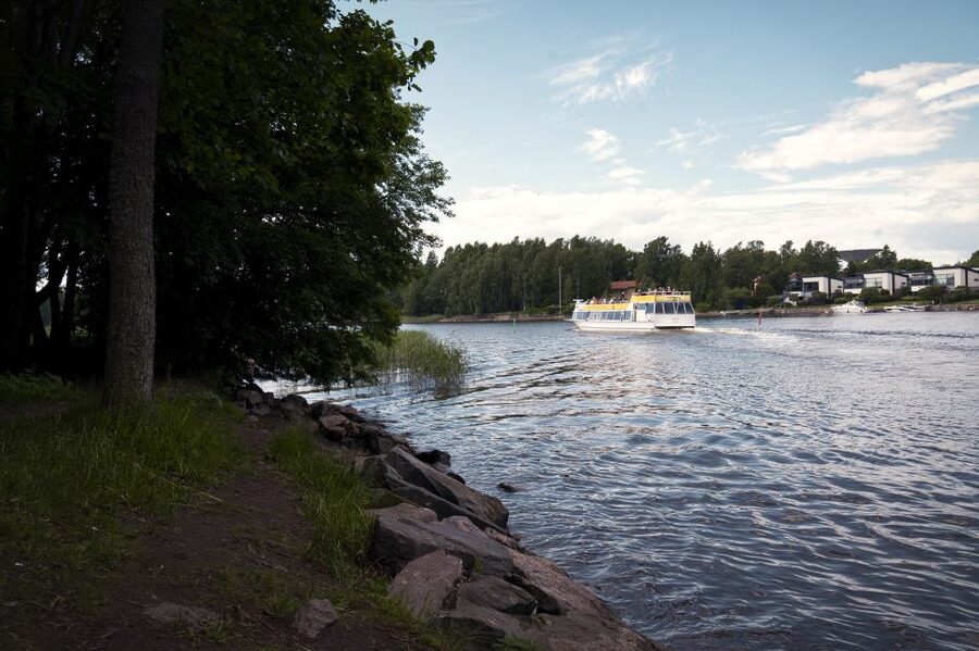 Helsinki: Sightseeing Canal Cruise with Audio Commentary - On-board comfort: toilets, indoor shelter, and blankets when the weather shifts
