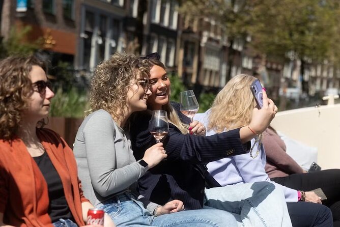 Highlights and Local Insights Canal Cruise Tour in Amsterdam - First stop: the Rembrandt Square area and where the cruise starts