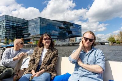 Highlights and Local Insights Canal Cruise Tour in Amsterdam - Mini Venice, Oude Kerk area, and the Red Light District canal stretch