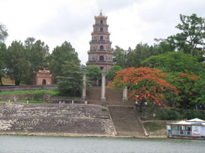 Hue: Perfume River Cruise with Thien Mu Pagoda & Tombs - Hotel Pickup and the Start of Your Dragon Boat Ride