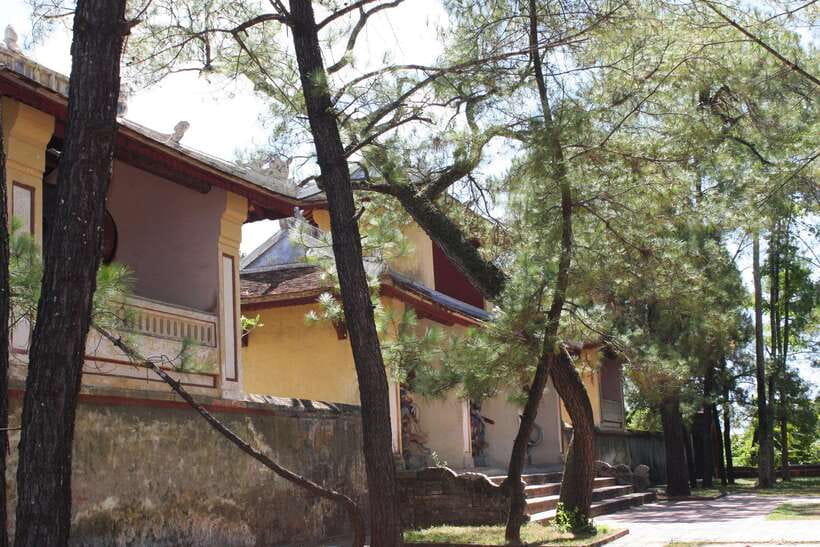 Hue: Perfume River Cruise with Thien Mu Pagoda & Tombs - Minh Mang Tomb on Cam Khe Mountain (UNESCO): Where Royal Rules Meet Nature