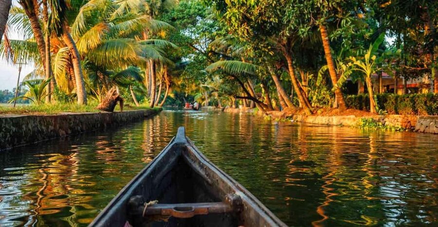 Kerala: Alappuzha River Cruise with Village Walk - Canals to Vembanad: The Best Views From the Boat
