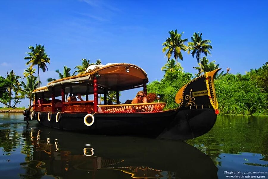 Kerala: Alappuzha River Cruise with Village Walk - Food on Board vs. Food at a Café: Don’t Get Caught Off Guard