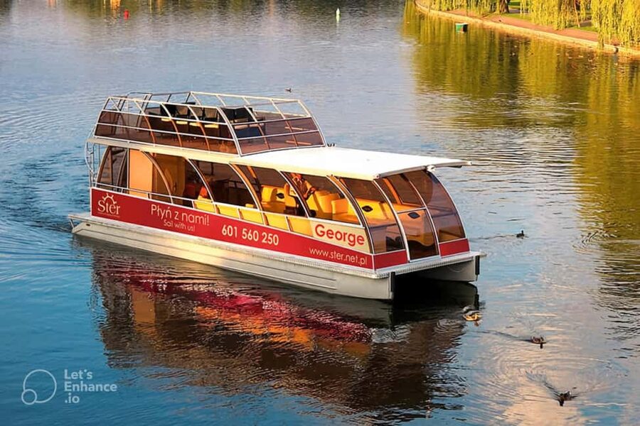 Krakow: Day or Night Vistula River Cruise with Audio Guide - Finding Wiślany Ogród and settling in before departure