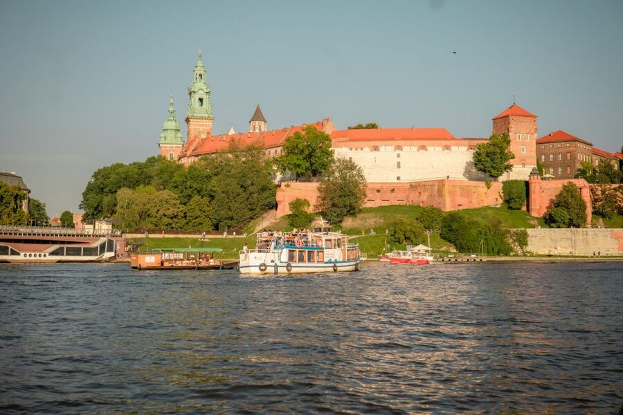 Krakow: Early Bird Vistula River Sightseeing Cruise - How the audio guide works as you pass Krakow’s landmarks