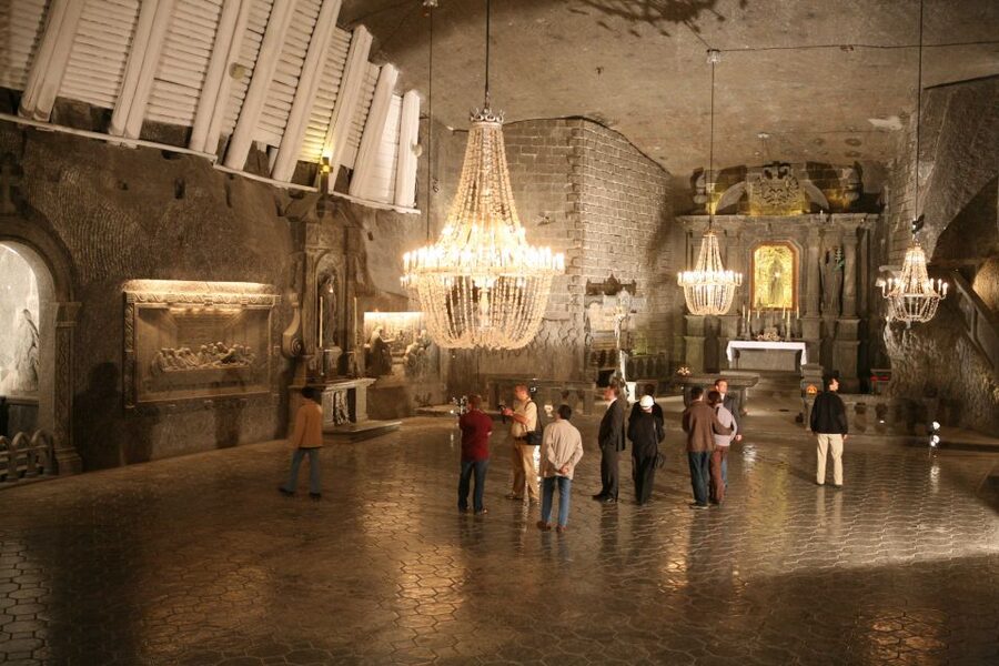Krakow: Lazy Catamaran River Cruise and Salt Mine Group Tour - First Stop: Finding the Cracowboat at Inflancki Boulevard