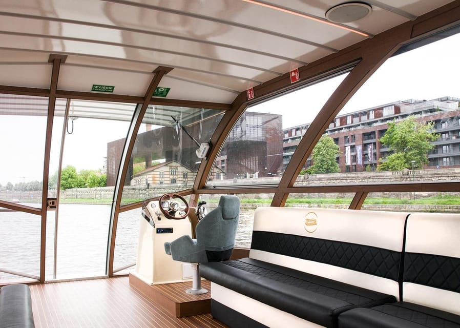 Krakow: Sightseeing Cruise on the Vistula River - Wawel Castle, the Wawel Dragon, and the first big skyline reveal