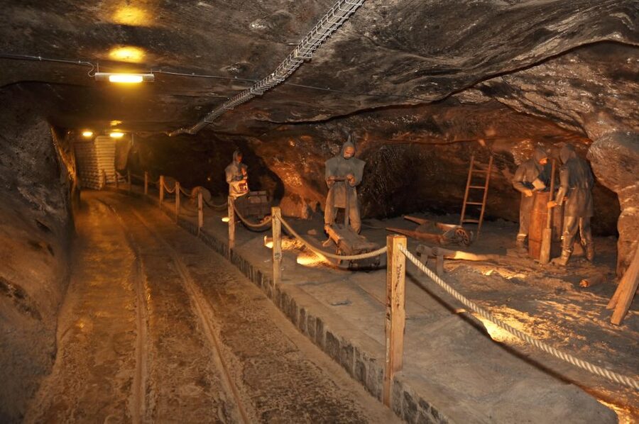 Krakow: Vistula River Cruise and Wieliczka Salt Mine Tour - The Church of St. Kinga: Why Salt Artworks Feel Different Underground