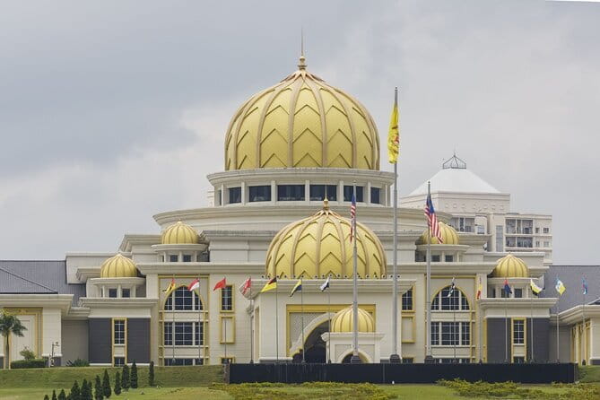 Kuala Lumpur Malacca River Cruise and Historical Tour with Lunch - Harmony Street and the Cheng Hoon Teng Temple area