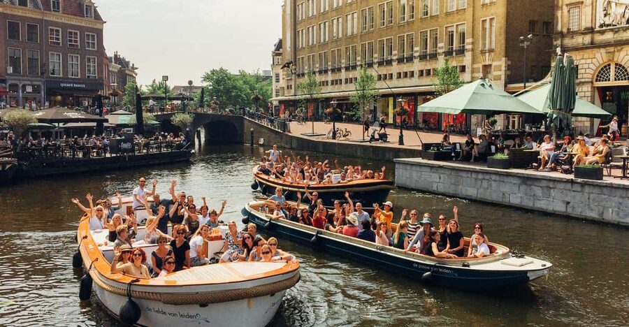Leiden: Guided City Canal Cruise - Listening to the Captain: English, Dutch, and Sound on Board