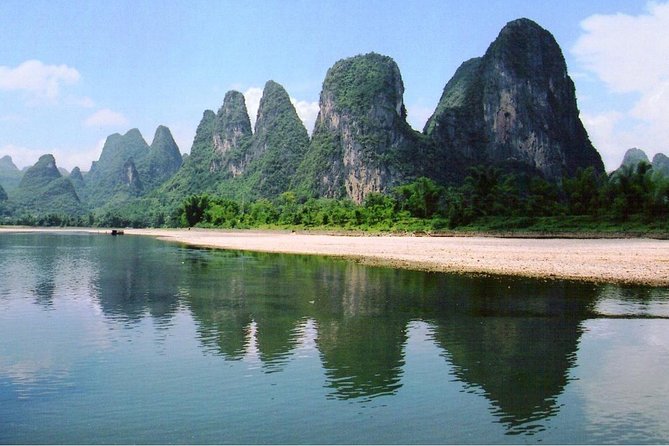 Li River Cruise ticket from Guilin to Yangshuo with pickup - From Guilin hotel to Mopanshan Pier: the morning handoff