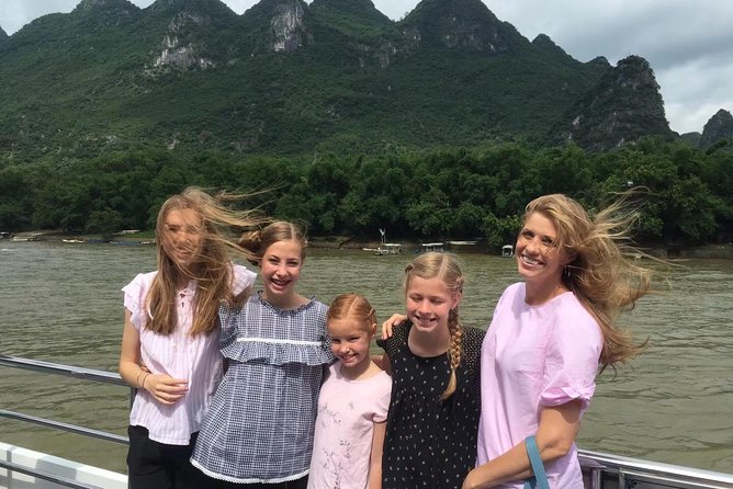 Li River cruise & Yangshuo countryside private day tour - Buffet lunch on board: a calmer way to eat during sightseeing