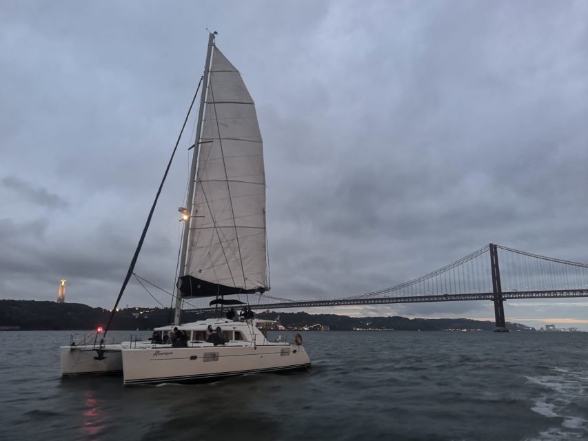 Lisbon: New Year's Eve Tagus River Cruise with Open Bar - Key takeaways before you board