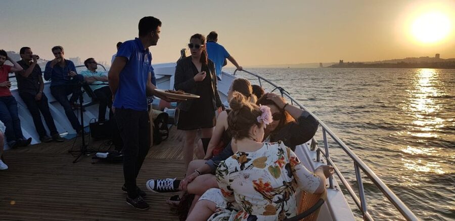 Lisbon: New Year's Eve Tagus River Cruise with Open Bar - Open bar, sparkling wine at midnight, and what that means for pacing